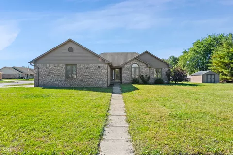 1433 Temple Dr, Danville, IN 46122