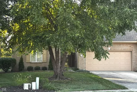 1438 Heron Ridge Blvd, Greenwood, IN 46143