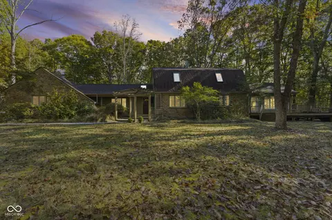 5747 W Lost Branch Rd, Nashville, IN 47448