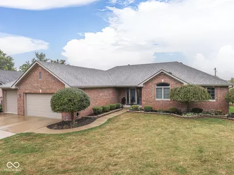372 Elmscourt Cir, Greenwood, IN 46142