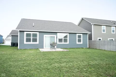 Exterior - 661 Kilmore Dr, Pendleton, IN 46064 photo 6 of 7