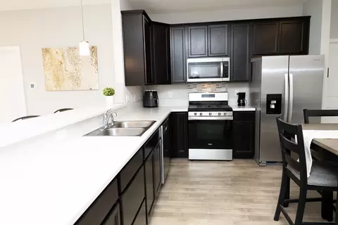 Kitchen - 661 Kilmore Dr, Pendleton, IN 46064 photo 2 of 4