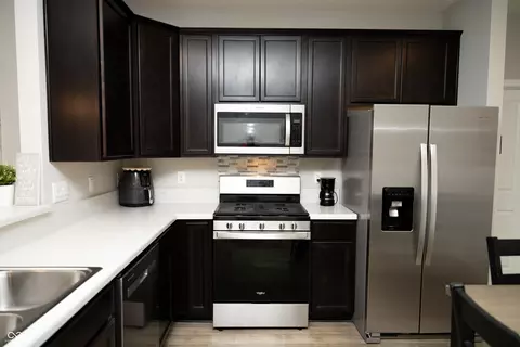 Kitchen - 661 Kilmore Dr, Pendleton, IN 46064 photo 3 of 4