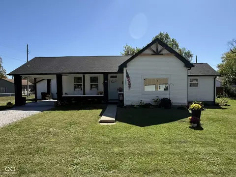 105 W Jackson St, Fairland, IN 46126