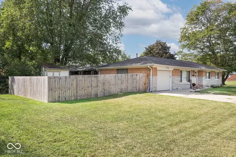 Exterior - 1531 Section St, Plainfield, IN 46168 photo 3 of 7