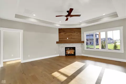 Living - 1083 Beechtree Ln, Franklin, IN 46131 photo 3 of 4