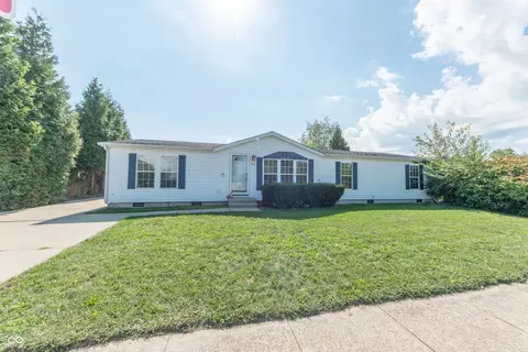 3333 Spring Valley Dr, Columbus, IN 47203