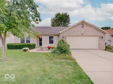 2160 Meadow Glen Blvd, Franklin, IN 46131