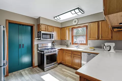 6937 Mapleton Ct, Indianapolis, IN 46214 photo 13