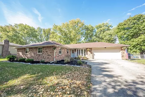 5595 S Cladwell Dr, Pendleton, IN 46064