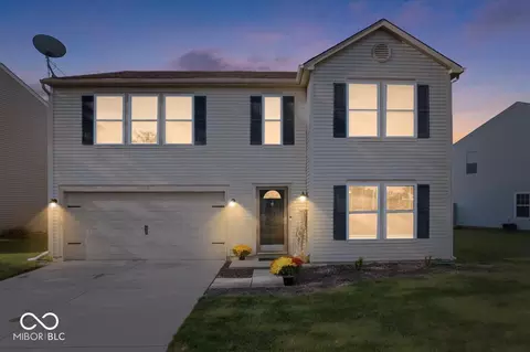 5762 N Jamestown Dr, Mccordsville, IN 46055