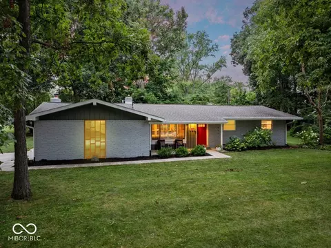 542 Ash Dr, Carmel, IN 46032