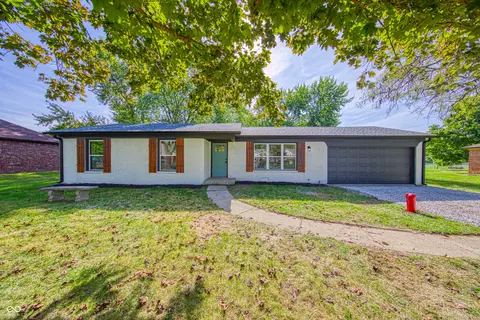 227 Poplar Grove Dr, Avon, IN 46123