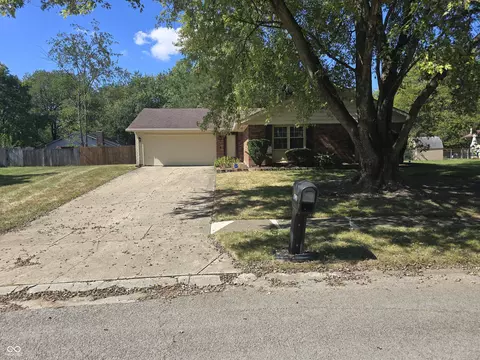 7924 Vineyard Dr, Indianapolis, IN 46260