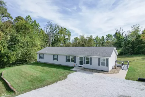 987 E Summit St, North Vernon, IN 47265