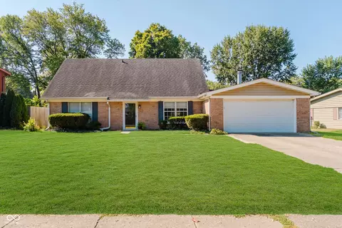 27 Wilson Dr, Carmel, IN 46032
