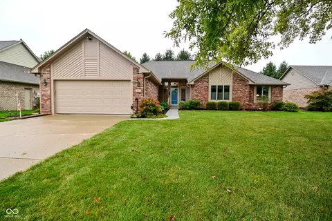 5157 Estes Dr, Greenwood, IN 46142