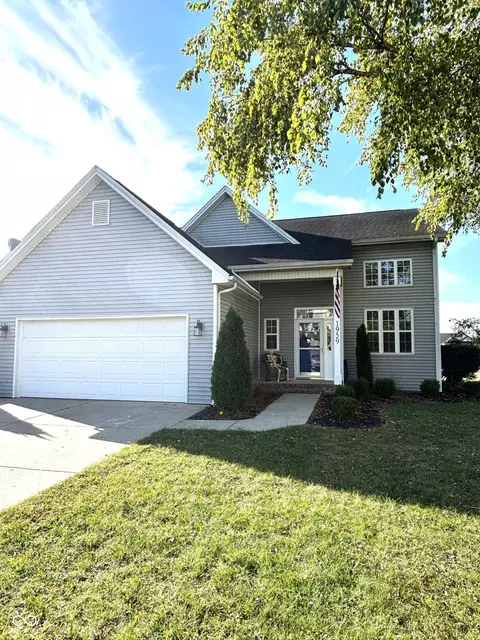 1959 St James Pl, Columbus, IN 47201
