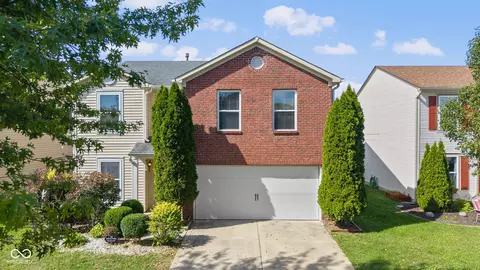 2038 Bridlewood Dr, Franklin, IN 46131