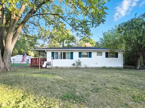 614 Hillcrest Dr, Westfield, IN 46074
