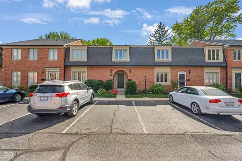 1151 Canterbury Sq S, Indianapolis, IN 46260