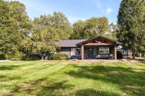 6804 W Stinemyer Rd, New Palestine, IN 46163