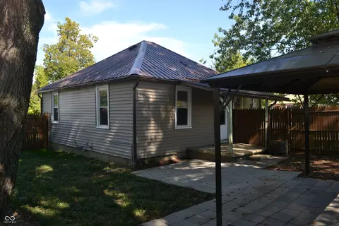 Exterior - 623 Locust St, Hope, IN 47246 photo 4 of 7