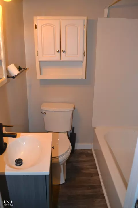 Bath - 623 Locust St, Hope, IN 47246 photo 1 of 1