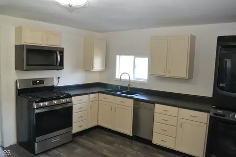 Kitchen - 623 Locust St, Hope, IN 47246 photo 1 of 2