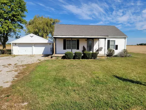 7812 E County Rd 700 N, Forest, IN 46039