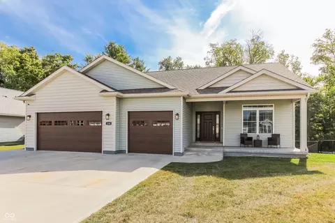 130 Woods Edge Blvd E, Greencastle, IN 46135