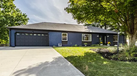 535 Nuthatch Dr, Zionsville, IN 46077