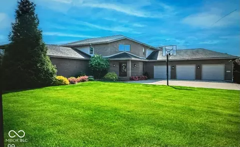 9398 W Mirror Rd, Columbus, IN 47201