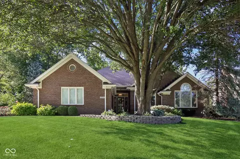 11244 Woods Bay Ln, Indianapolis, IN 46236