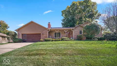 1045 Creekside Ln, Plainfield, IN 46168