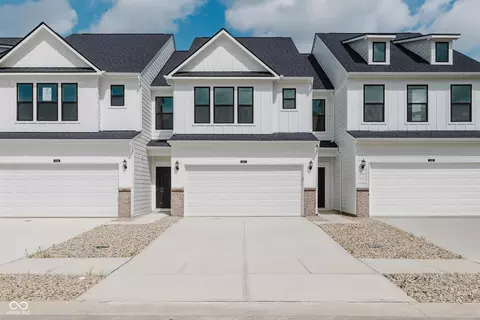 3283 Haflinger Dr, Zionsville, IN 46077