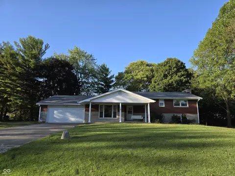 5521 S Wilson Meadows Dr, Shelbyville, IN 46176