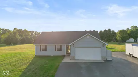 5090 N County Rd 1000 E, Hope, IN 47246