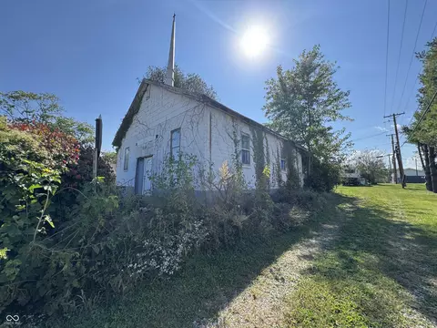 11 Franklin St, Brooklyn, IN 46111