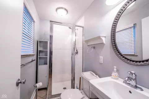 Bath - 4844 E 71st St, Indianapolis, IN 46220 photo 1 of 2