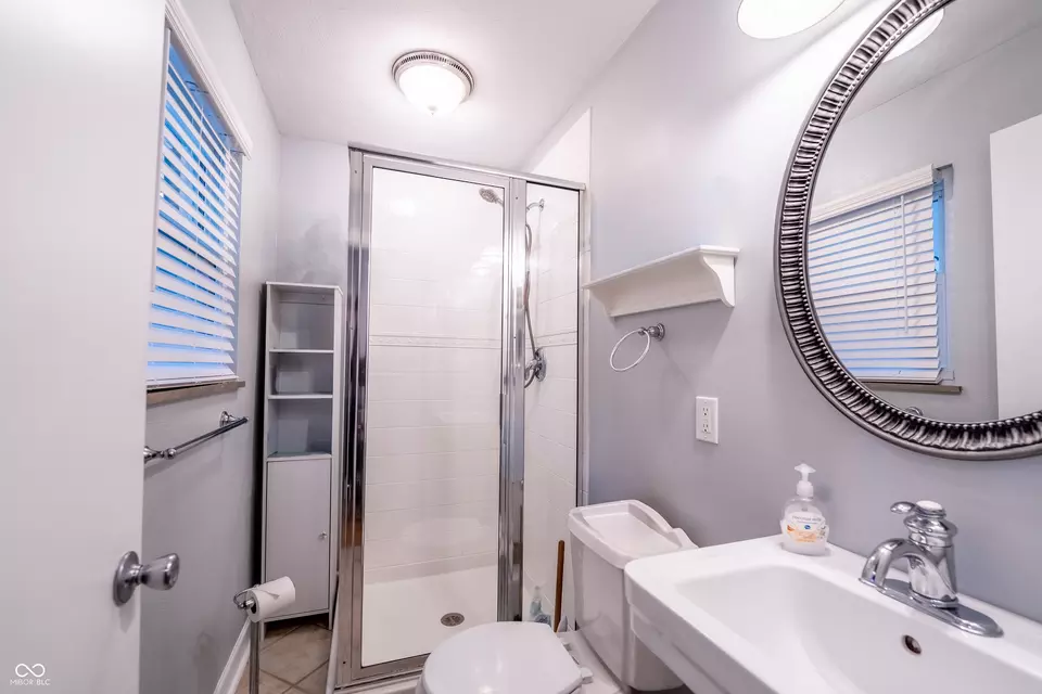 Bath - 4844 E 71st St, Indianapolis, IN 46220 photo 1 of 2