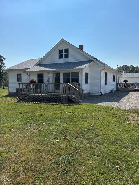 6951 W 450 S, Columbus, IN 47201