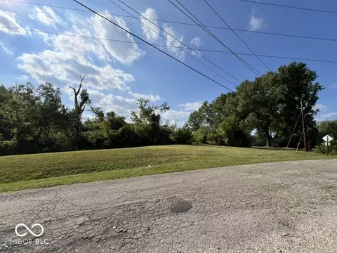 7610 Walnut Dr, Indianapolis, IN 46268