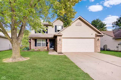 1379 Sanner Dr, Greenwood, IN 46143