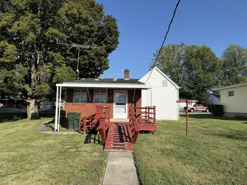 Exterior - 426 Walnut St, Hope, IN 47246 photo 3 of 4