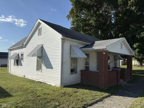 Exterior - 426 Walnut St, Hope, IN 47246 photo 2 of 4