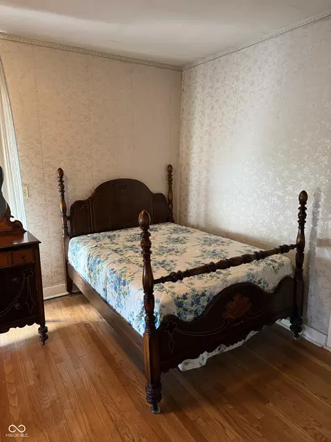 Bedroom - 426 Walnut St, Hope, IN 47246 photo 2 of 2