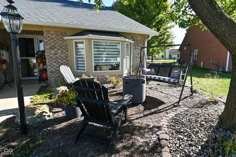 269 Lake View Ct, Avon, IN 46123