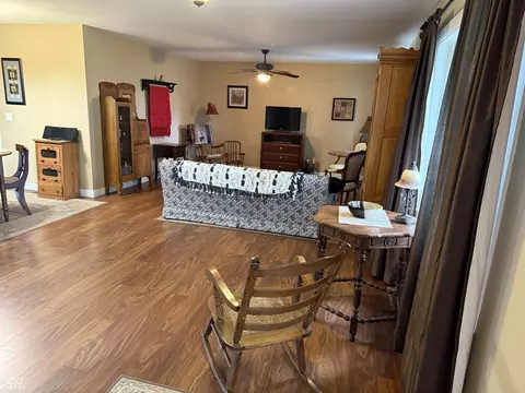133 Hauser Dr, Hope, IN 47246 photo 3