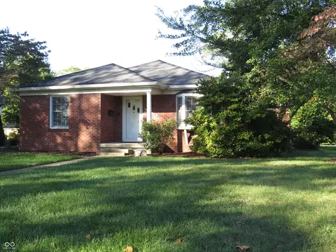 2250 Sycamore St, Columbus, IN 47201